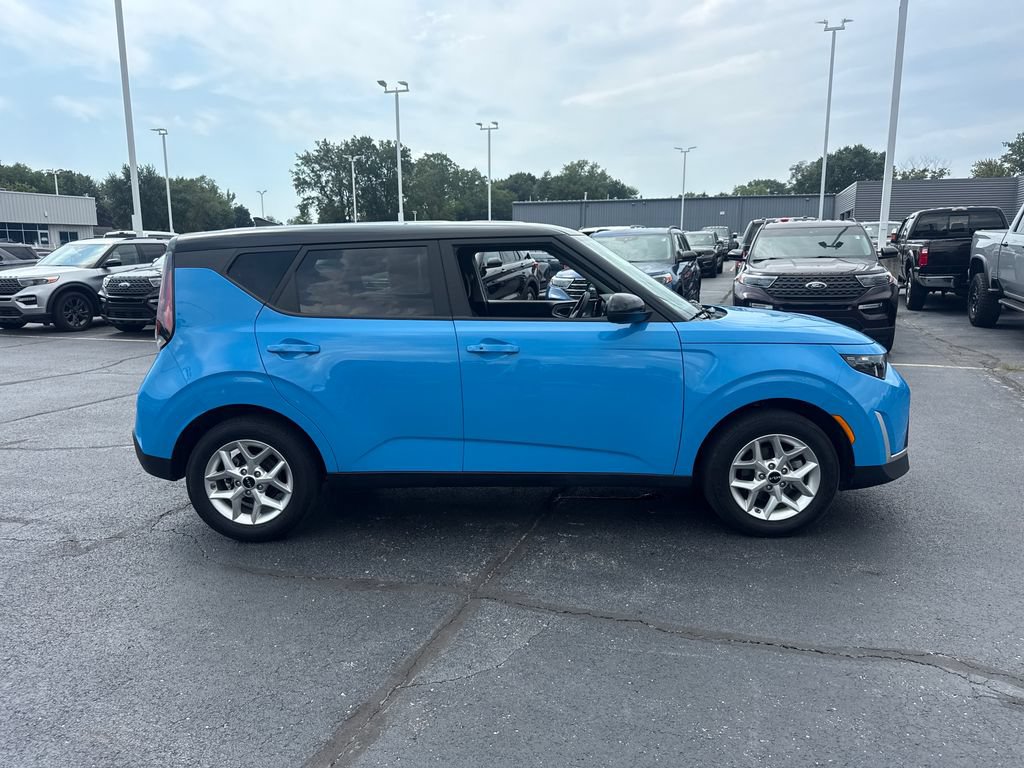 Used 2025 Kia Soul S FWD image 6