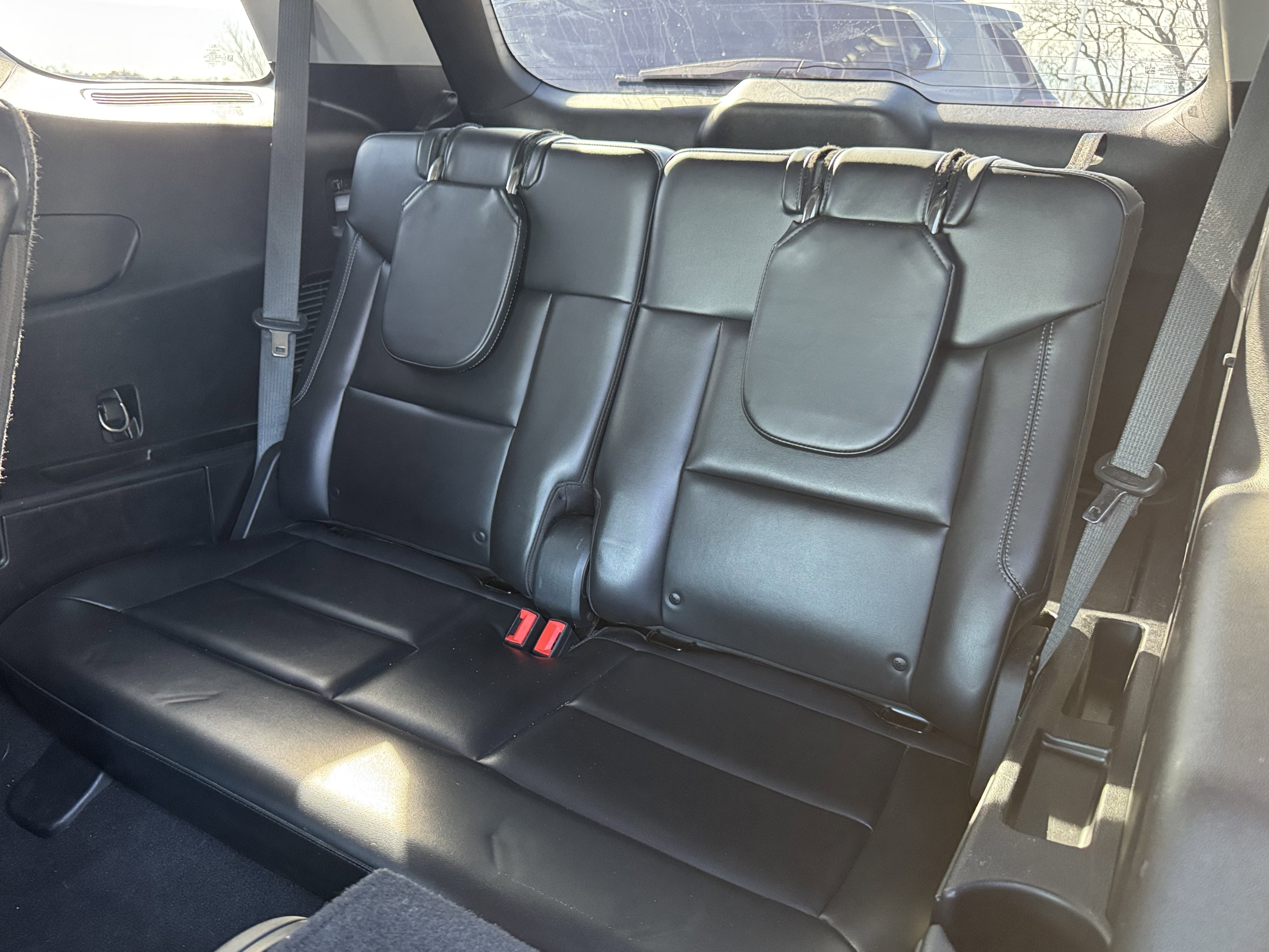 Used 2021 Ford Explorer XLT w/ Equipment Group 202A image 9