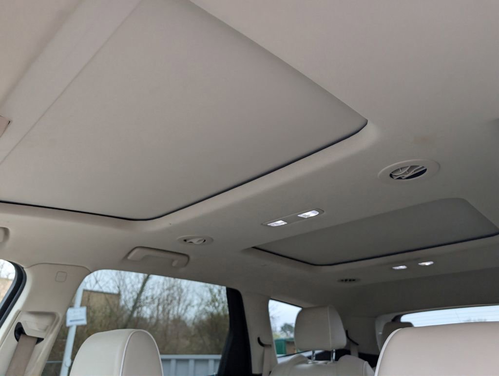 Used 2022 Buick Enclave Avenir w/ Avenir Technology Package image 25