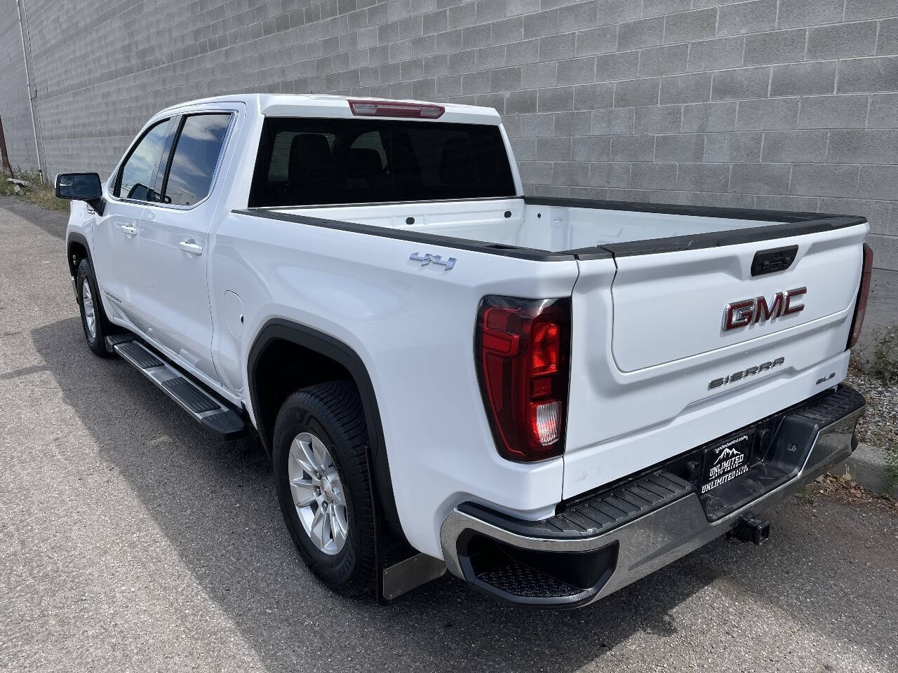 Used 2022 GMC Sierra 1500 SLE AWD/4WD image 5
