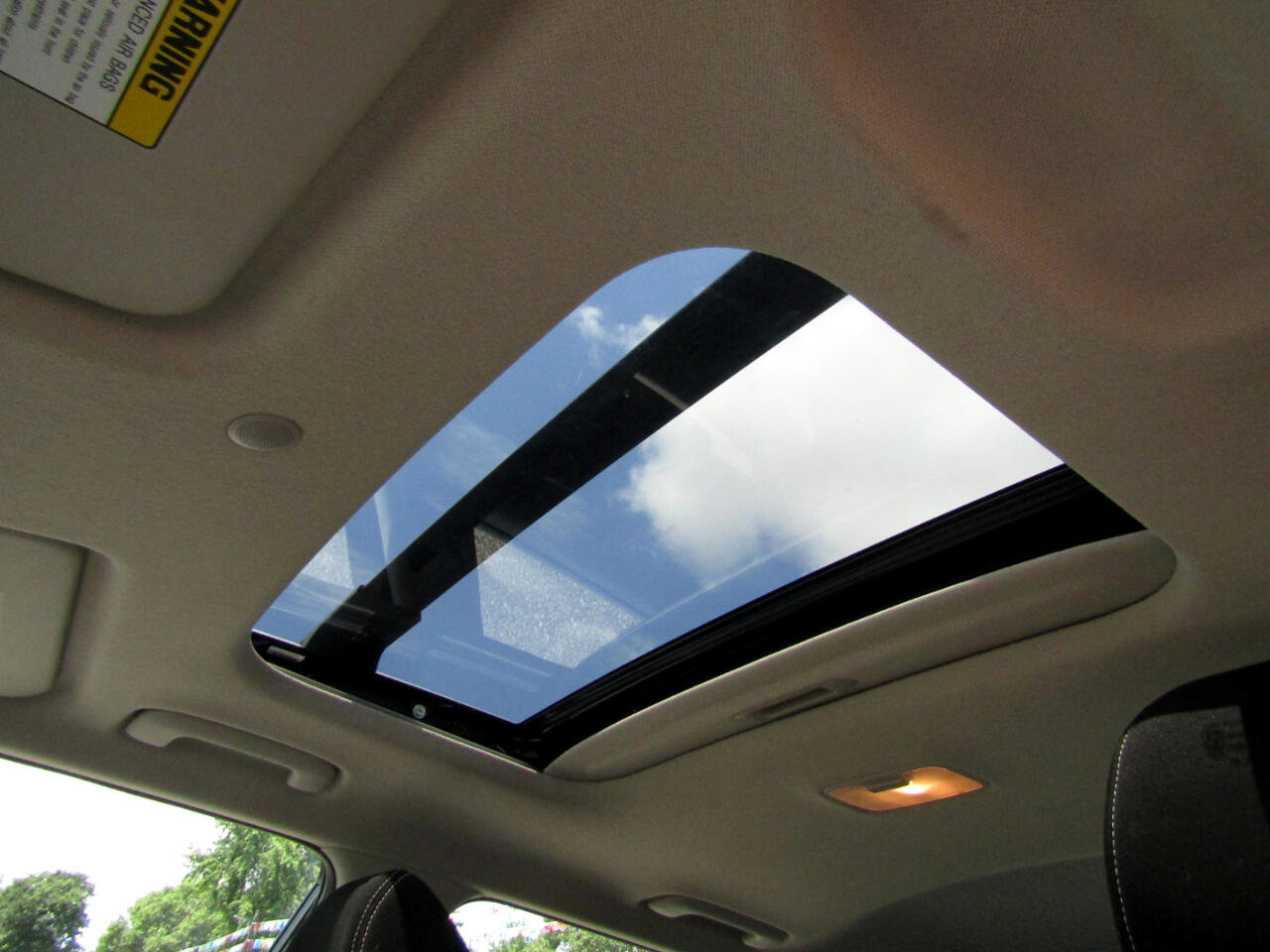 Used 2024 Hyundai Venue SEL image 12