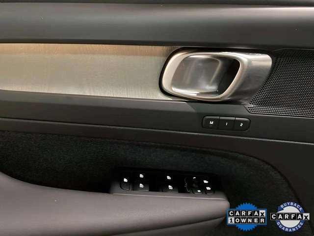 Used 2025 Volvo XC40 B5 Plus image 34