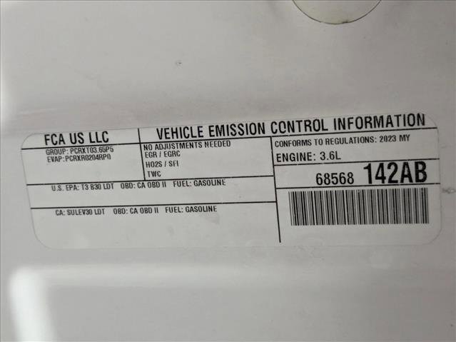 Used 2023 Jeep Grand Cherokee Limited w/ Black Appearance Package image 24