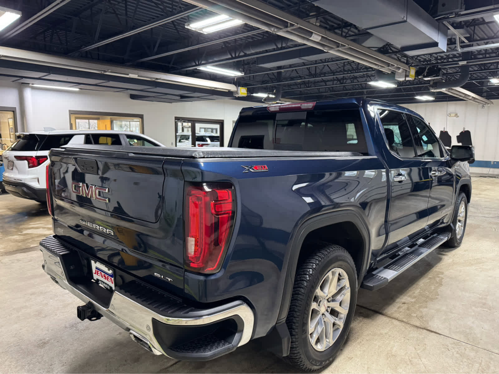 Used 2019 GMC Sierra 1500 SLT w/ SLT Premium Package image 4