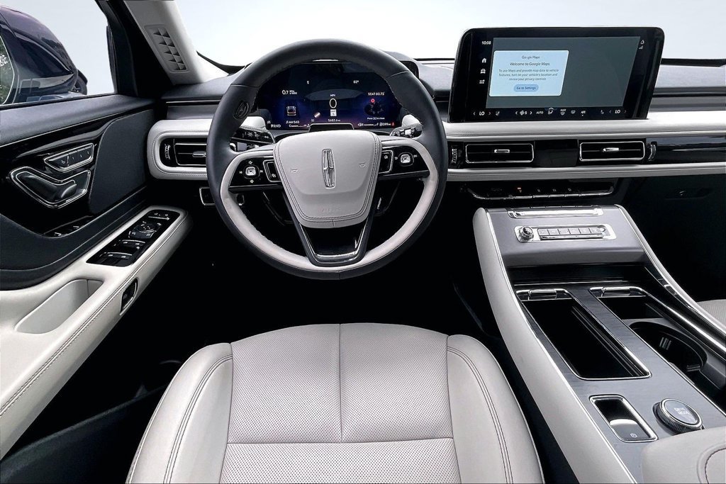 Used 2026 Lincoln Aviator 2WD image 10