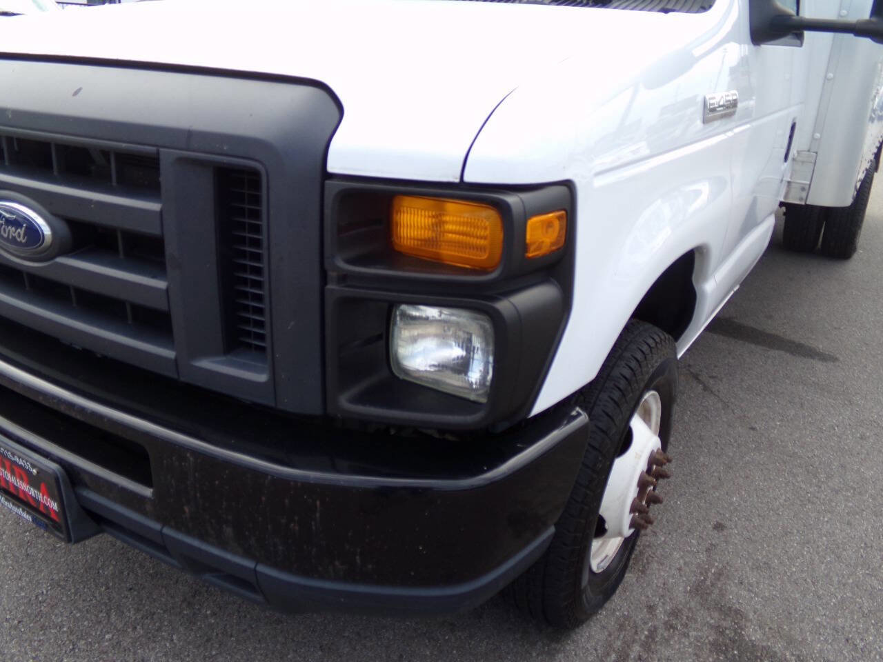 Used 2017 Ford E-450 and Econoline 450 Super Duty w/ Power Windows & Locks Group image 23