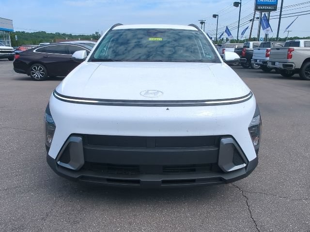 Used 2025 Hyundai Kona SEL FWD image 4