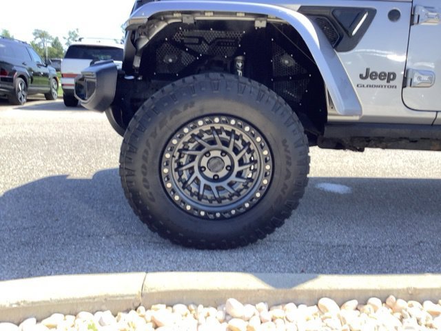 Used 2021 Jeep Gladiator Sport AWD/4WD image 38
