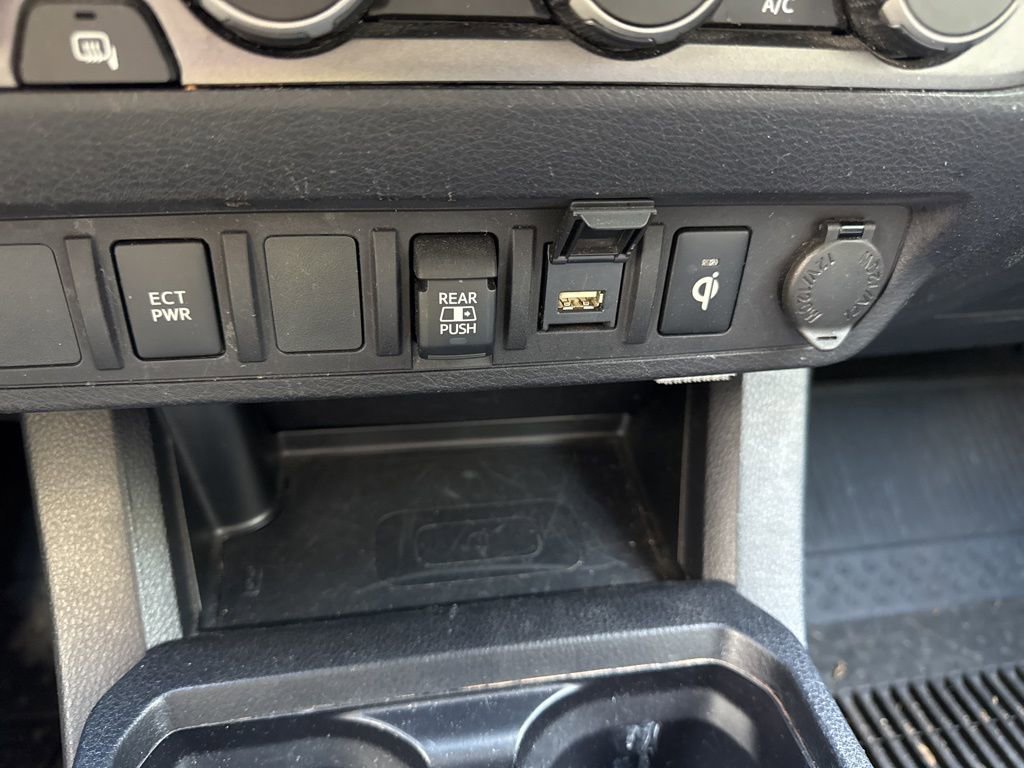 Used 2022 Toyota Tacoma TRD Off-Road image 7