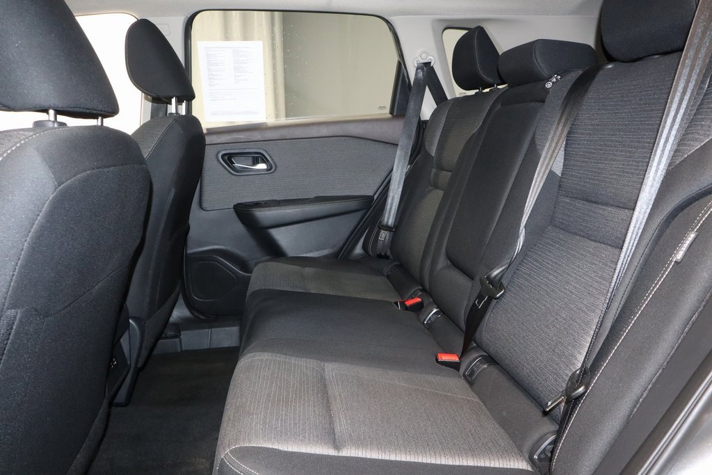 Certified 2023 Nissan Rogue SV image 24