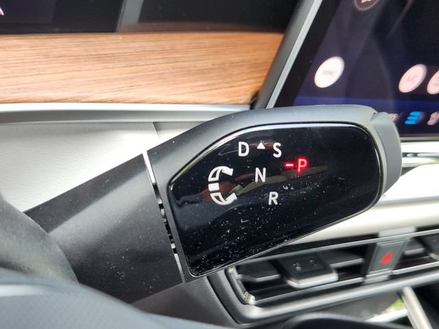 New 2026 Volkswagen Tiguan SEL R-Line AWD/4WD image 19