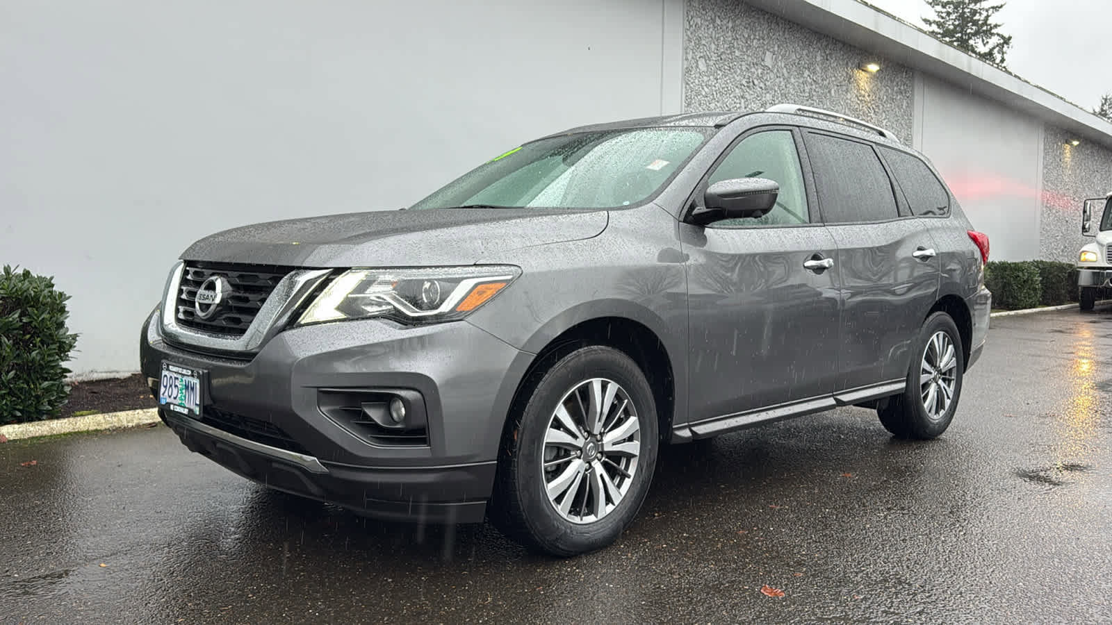 Used 2019 Nissan Pathfinder SL image 1