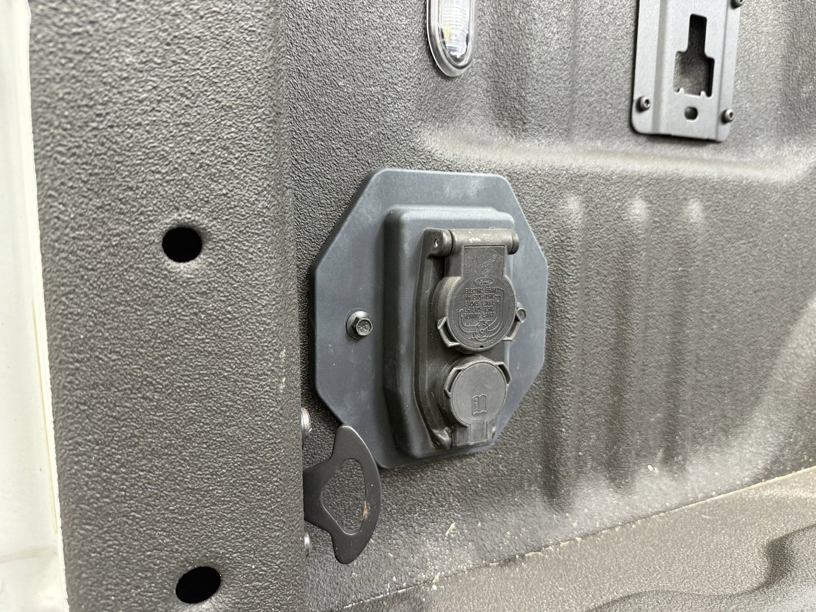 Used 2023 Ford F450 Platinum image 9