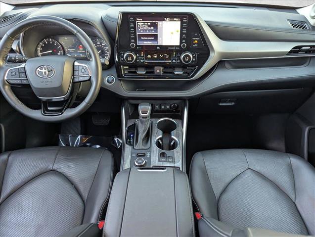 Used 2021 Toyota Highlander Limited image 16