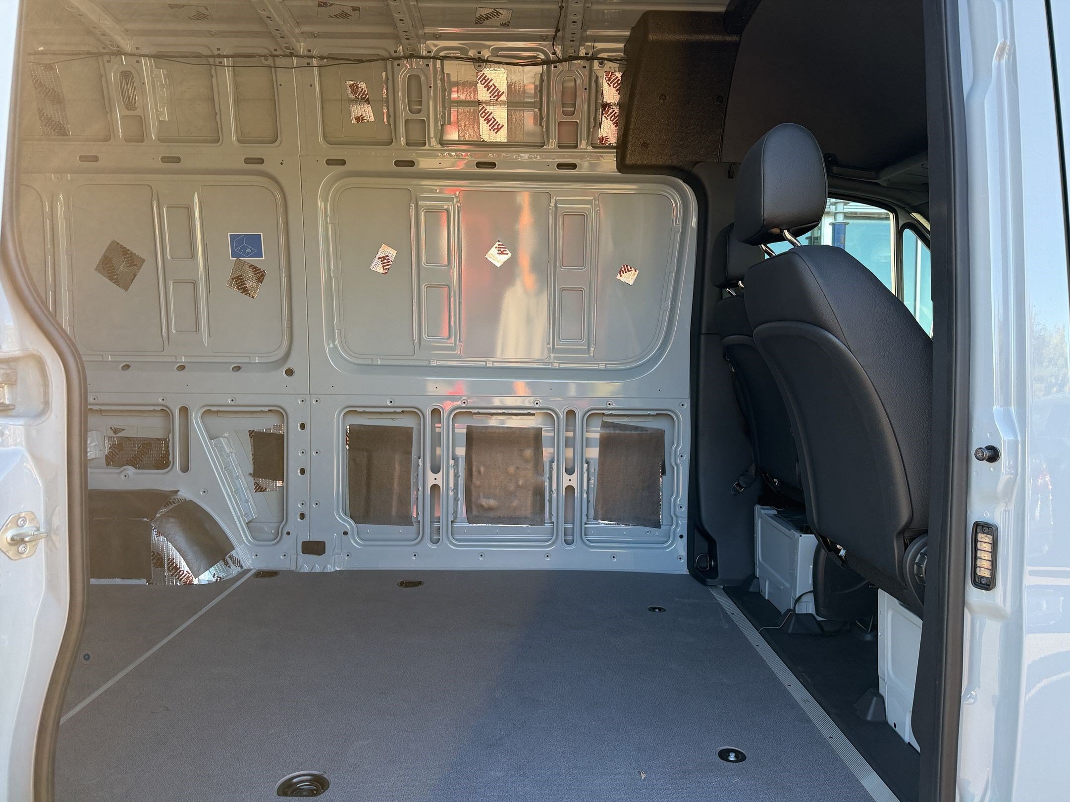 Used 2025 Mercedes-Benz Sprinter 2500 image 22