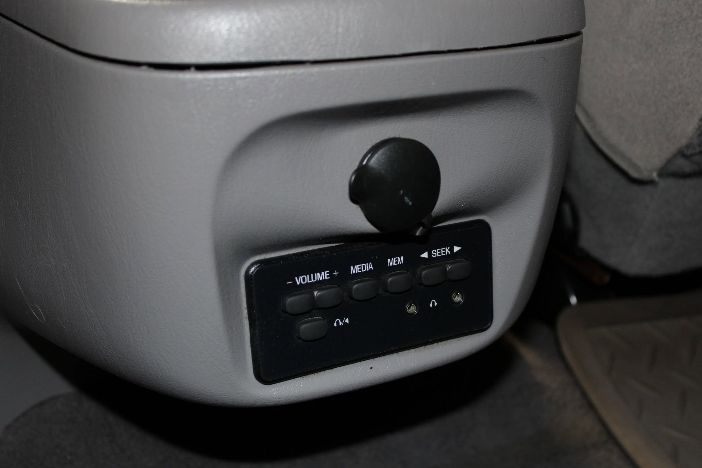 Used 2000 Ford Excursion XLT image 24