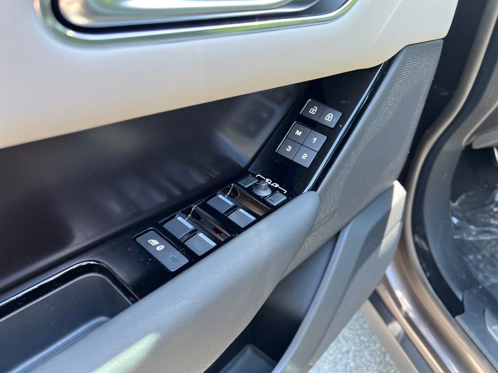 New 2026 Land Rover Range Rover Velar Dynamic SE image 9