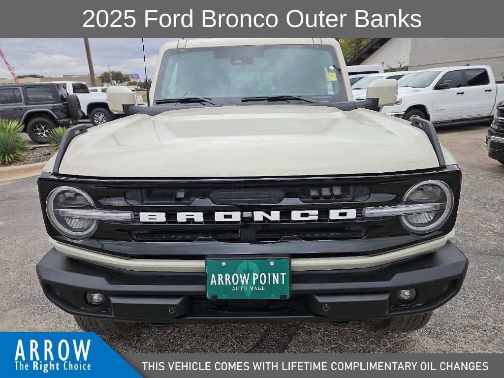Used 2025 Ford Bronco Outer Banks AWD/4WD image 3