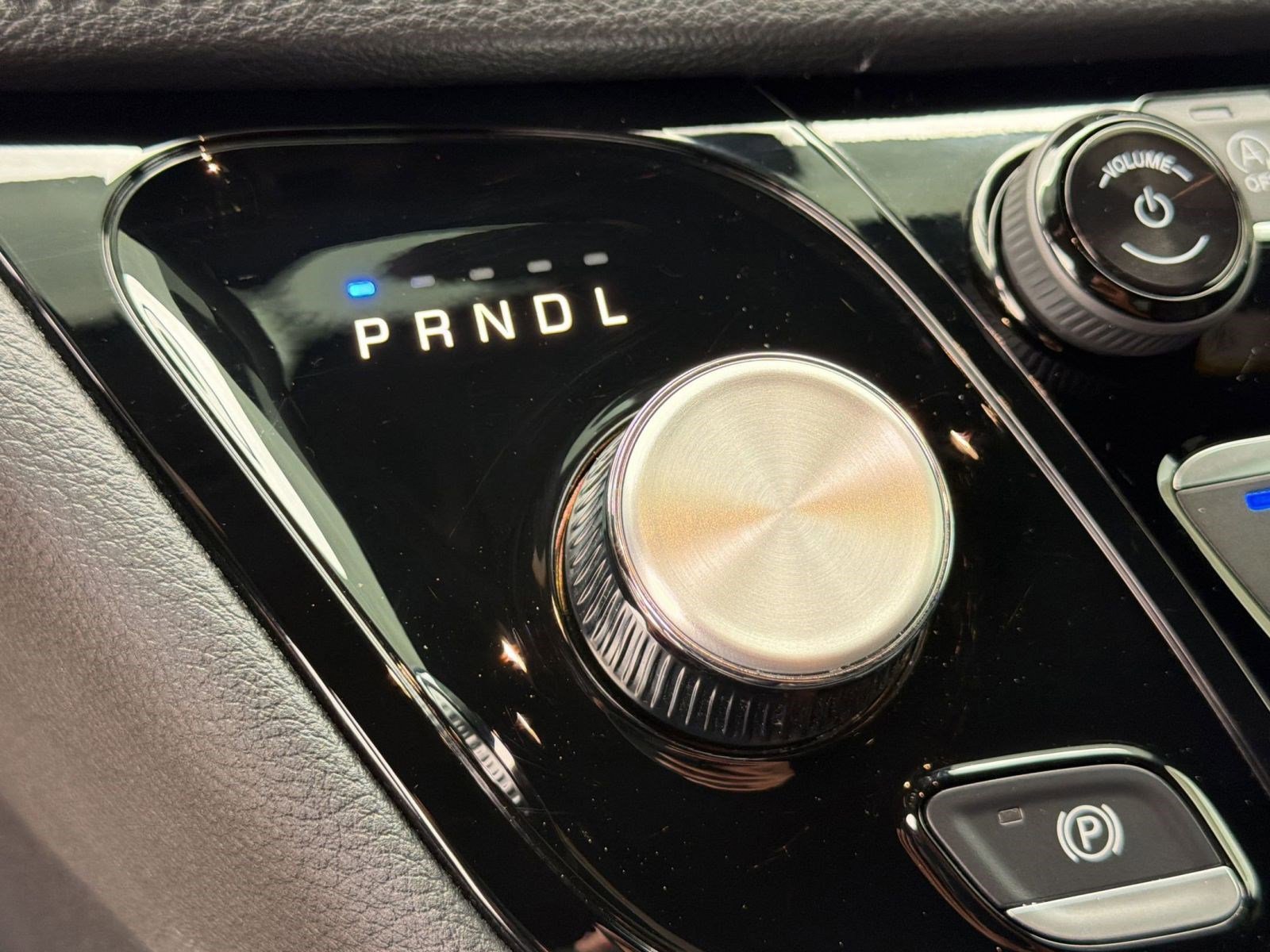 Used 2026 Chrysler Pacifica Select image 26