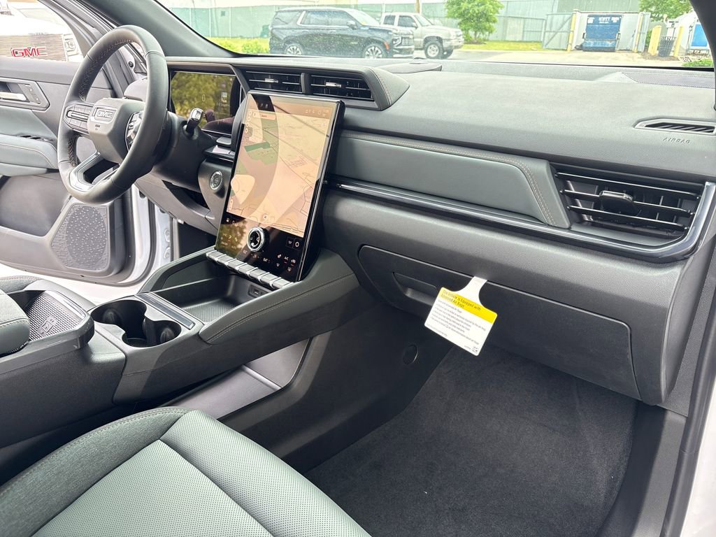 New 2026 GMC Terrain AT4 w/ LPO, Floor Liner Package AWD/4WD image 40