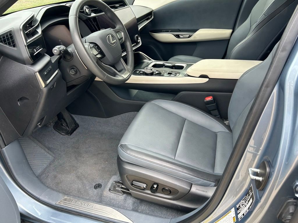 Used 2023 Lexus RZ 450e Premium w/ Technology Package AWD/4WD image 11