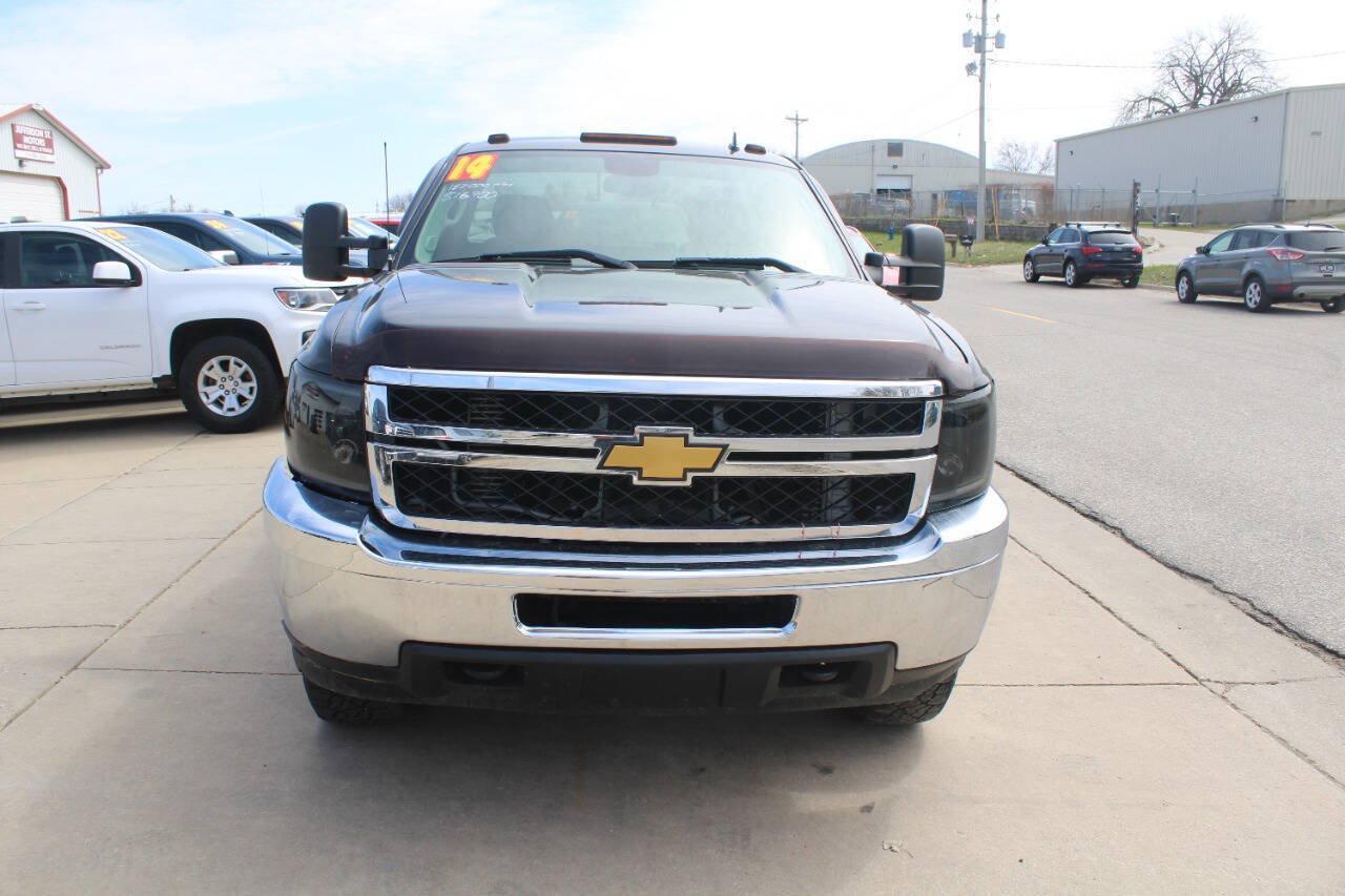 Used 2014 Chevrolet Silverado 2500 LT w/ Convenience Package AWD/4WD image 2