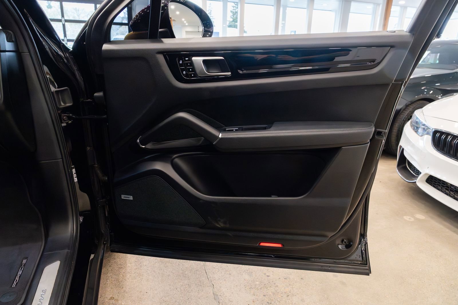 Used 2020 Porsche Cayenne E-Hybrid Coupe w/ Premium Plus Package image 23