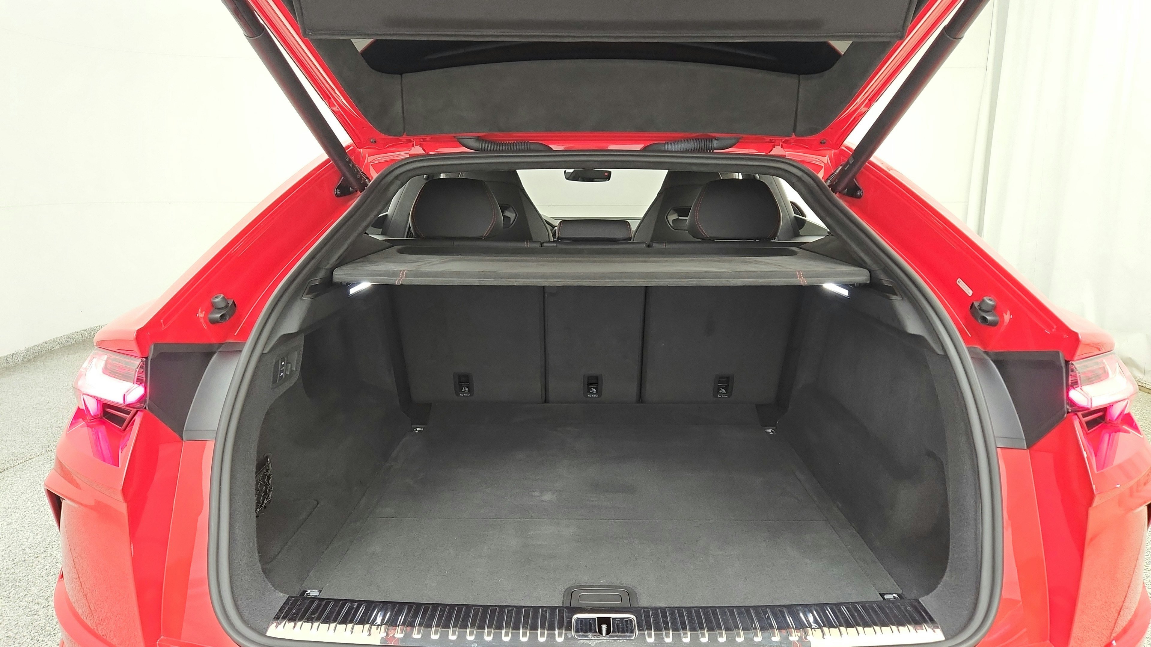 Used 2022 Lamborghini Urus AWD/4WD image 37