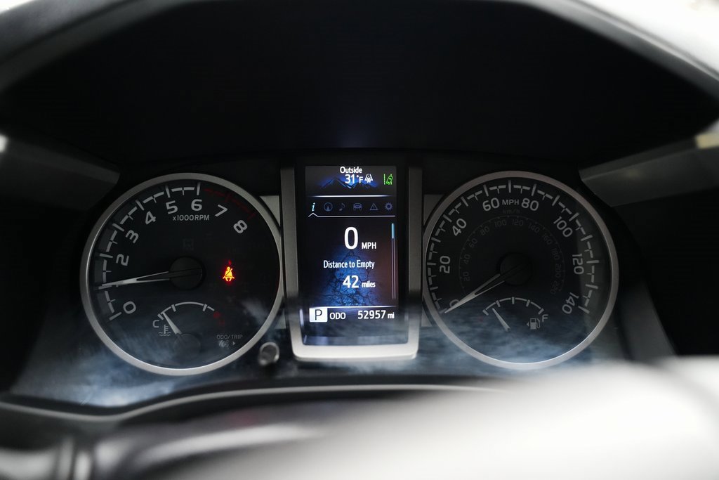 Used 2021 Toyota Tacoma Limited image 37
