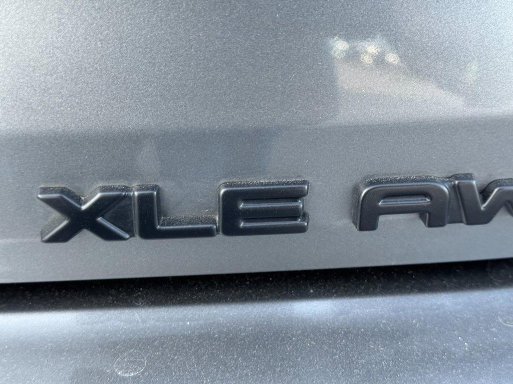 Certified 2025 Toyota Highlander XLE image 4
