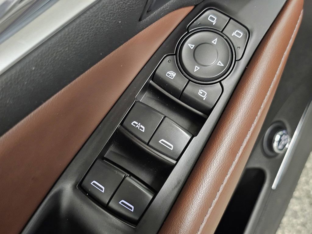 Used 2019 Buick Enclave Avenir w/ Avenir Technology Package AWD/4WD image 38