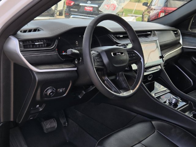 Used 2026 Jeep Grand Cherokee L Limited AWD/4WD image 25