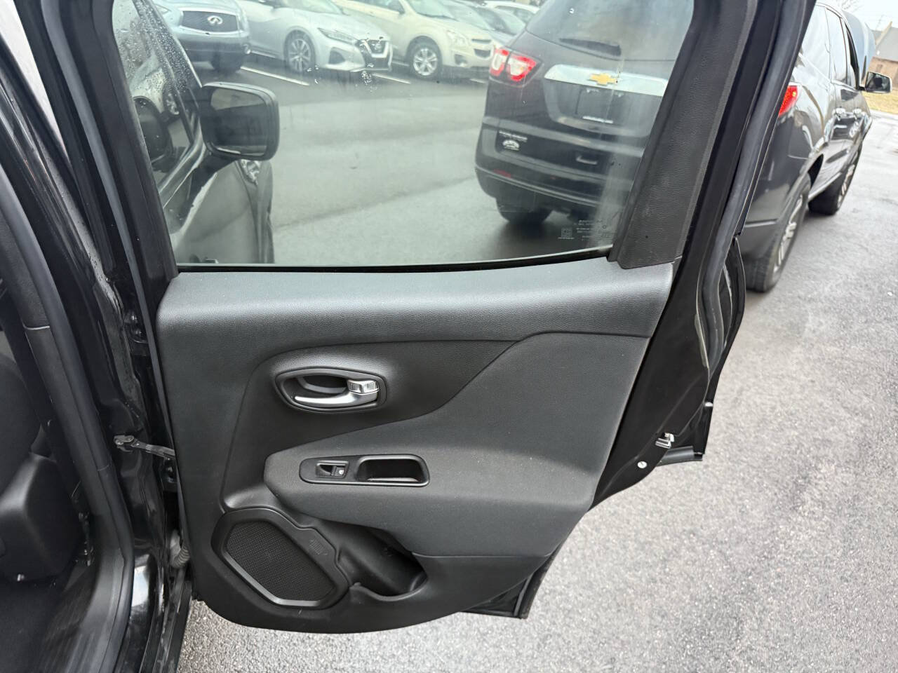 Used 2020 Jeep Renegade Sport FWD image 19