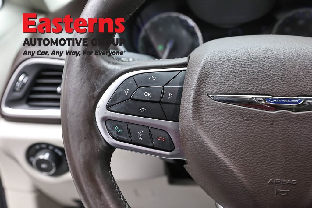 Used 2017 Chrysler Pacifica Touring-L Plus w/ Advanced Safetytec Group FWD image 15
