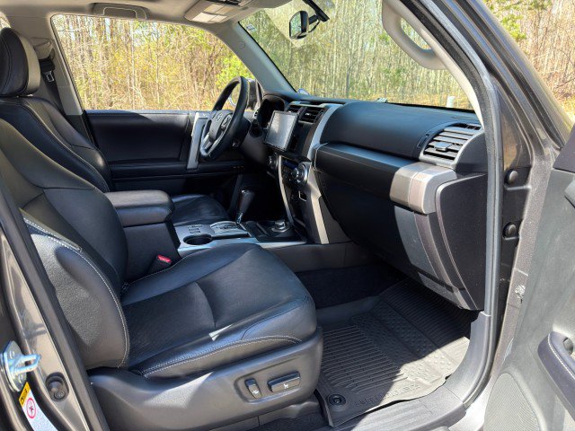 Used 2018 Toyota 4Runner Limited AWD/4WD image 34