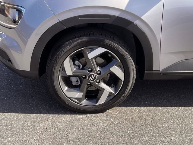Used 2025 Hyundai Venue SEL image 10