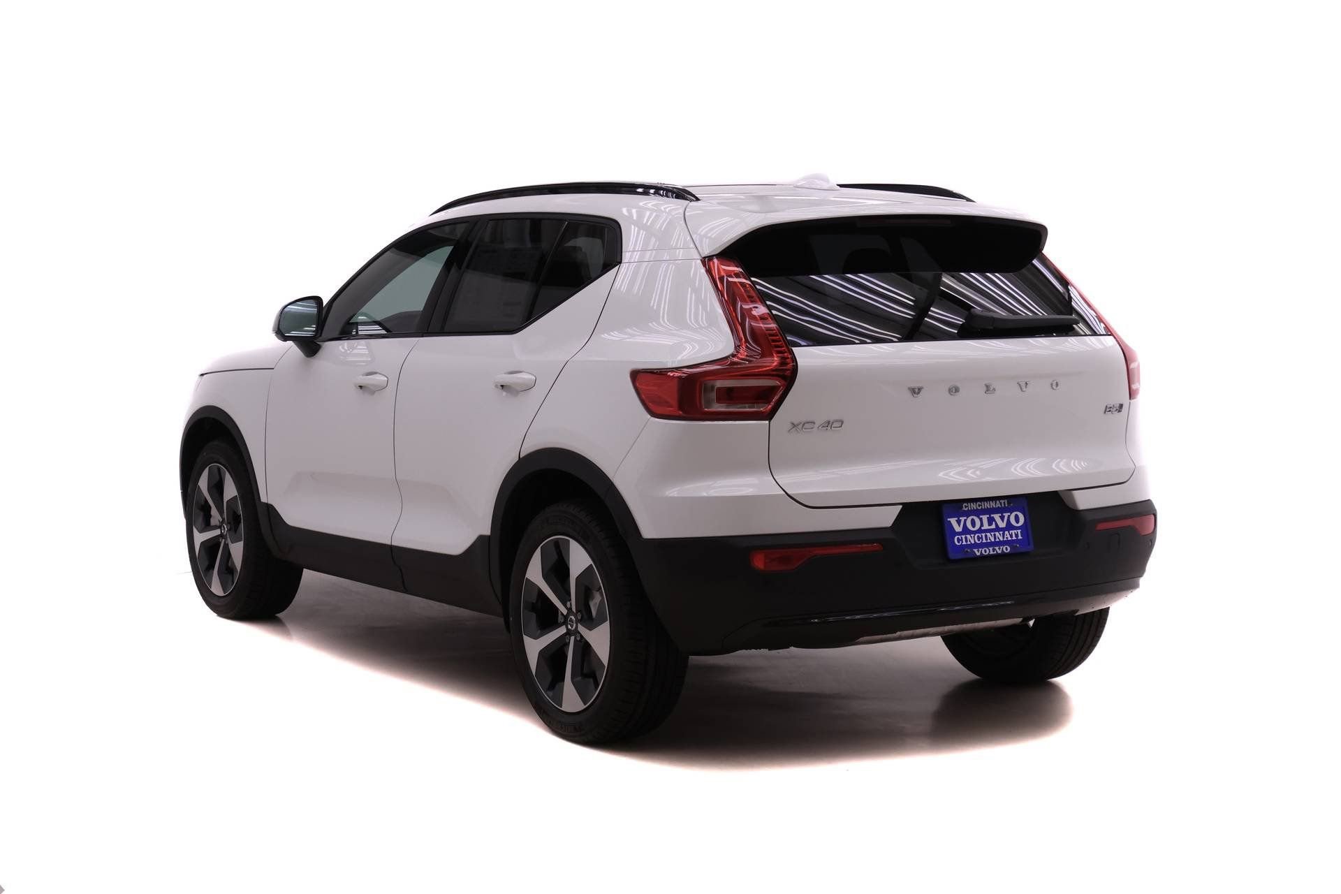 New 2026 Volvo XC40 B5 Plus w/ Protection Package Premier AWD/4WD image 5