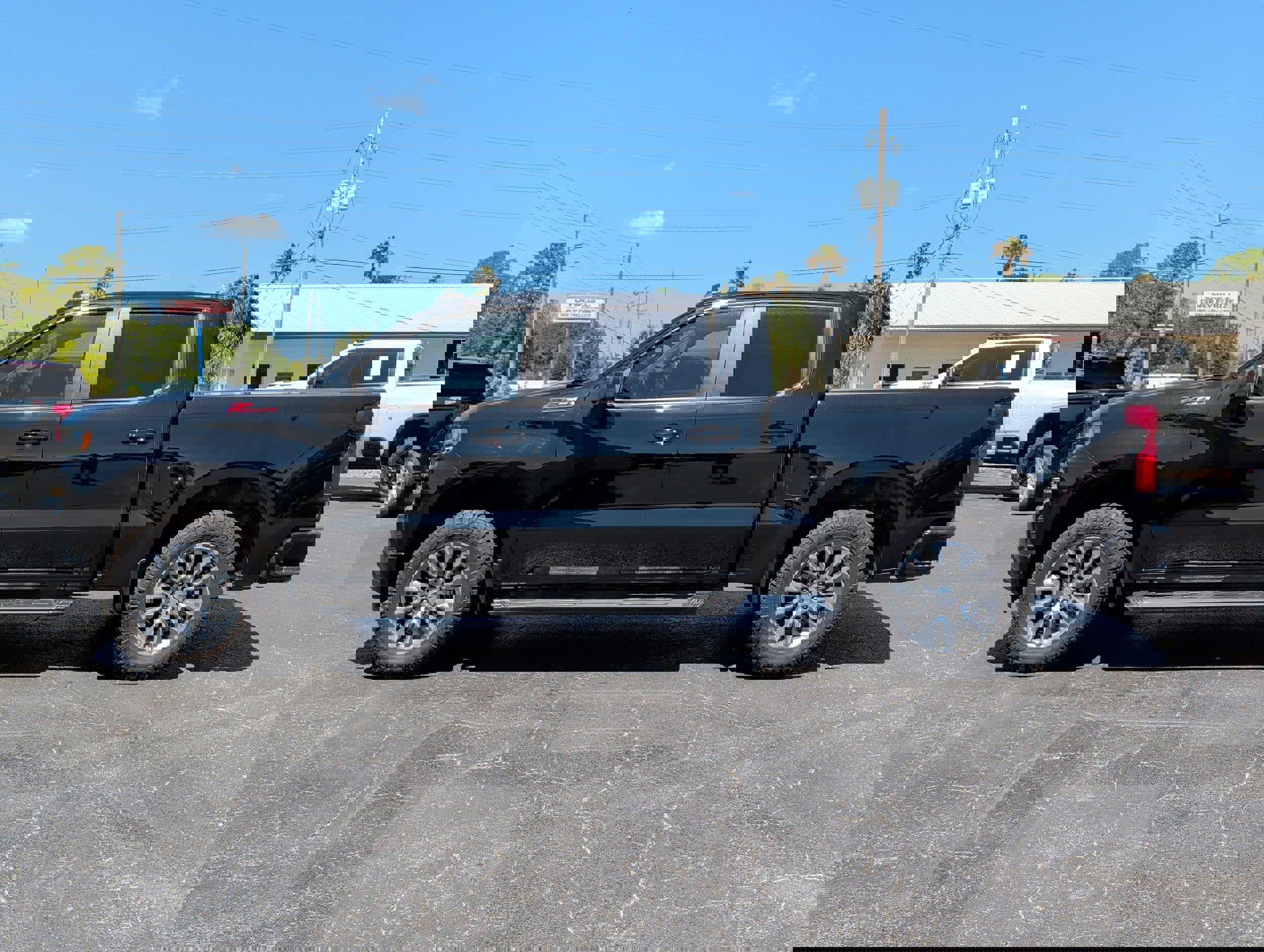 Used 2022 Chevrolet Silverado 1500 RST AWD/4WD image 10