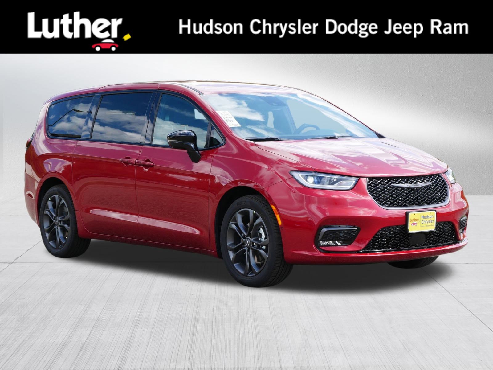 New 2026 Chrysler Pacifica Select image 1