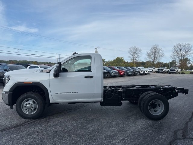 New 2026 GMC Sierra 3500 Pro w/ Convenience Package image 4