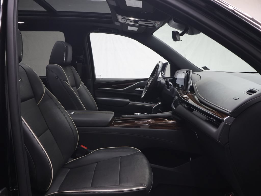 Used 2022 Cadillac Escalade Premium Luxury AWD/4WD image 9