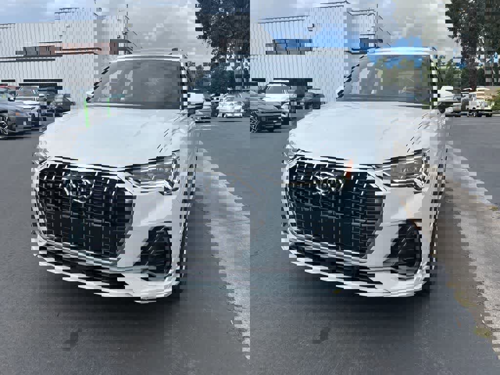 Used 2023 Audi Q3 2.0T Premium Plus w/ Premium Plus Package image 5