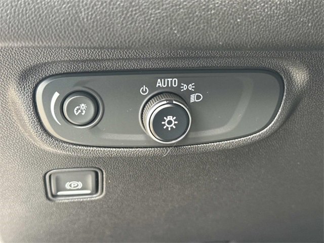 Used 2022 GMC Terrain SLE image 26