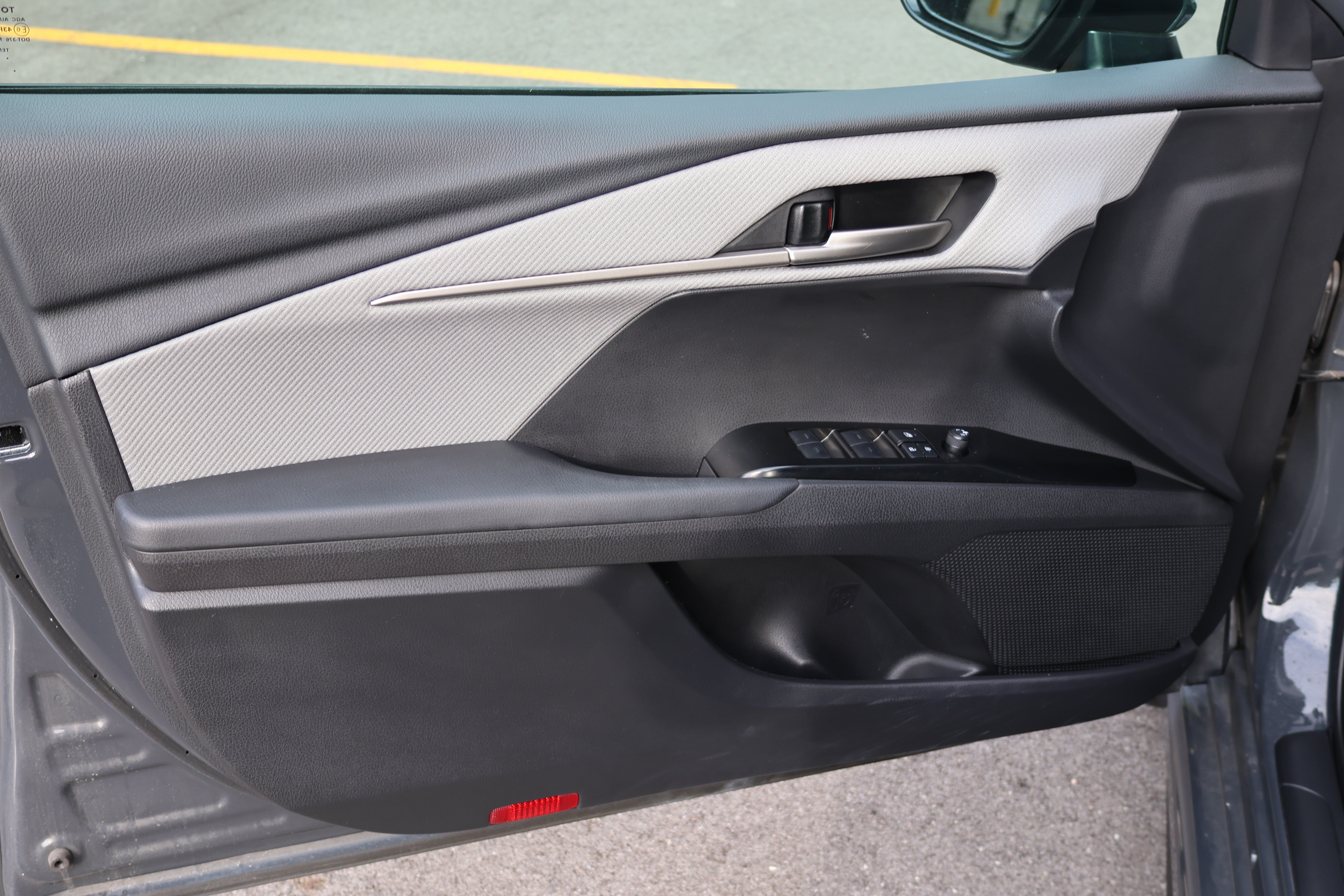 Certified 2025 Toyota Camry SE FWD image 18