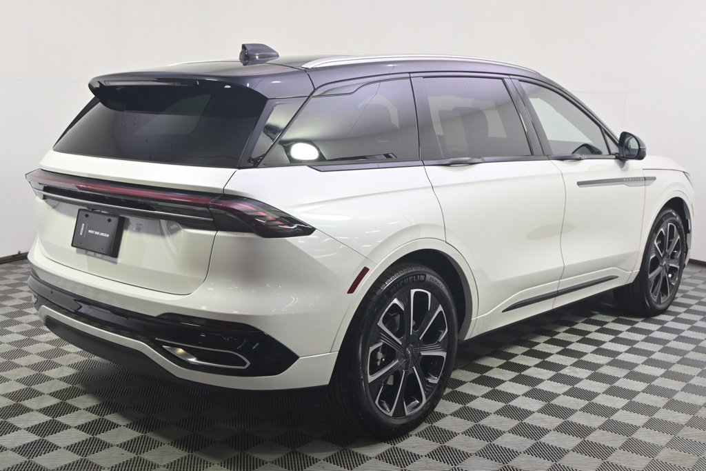 New 2026 Lincoln Nautilus Reserve image 7