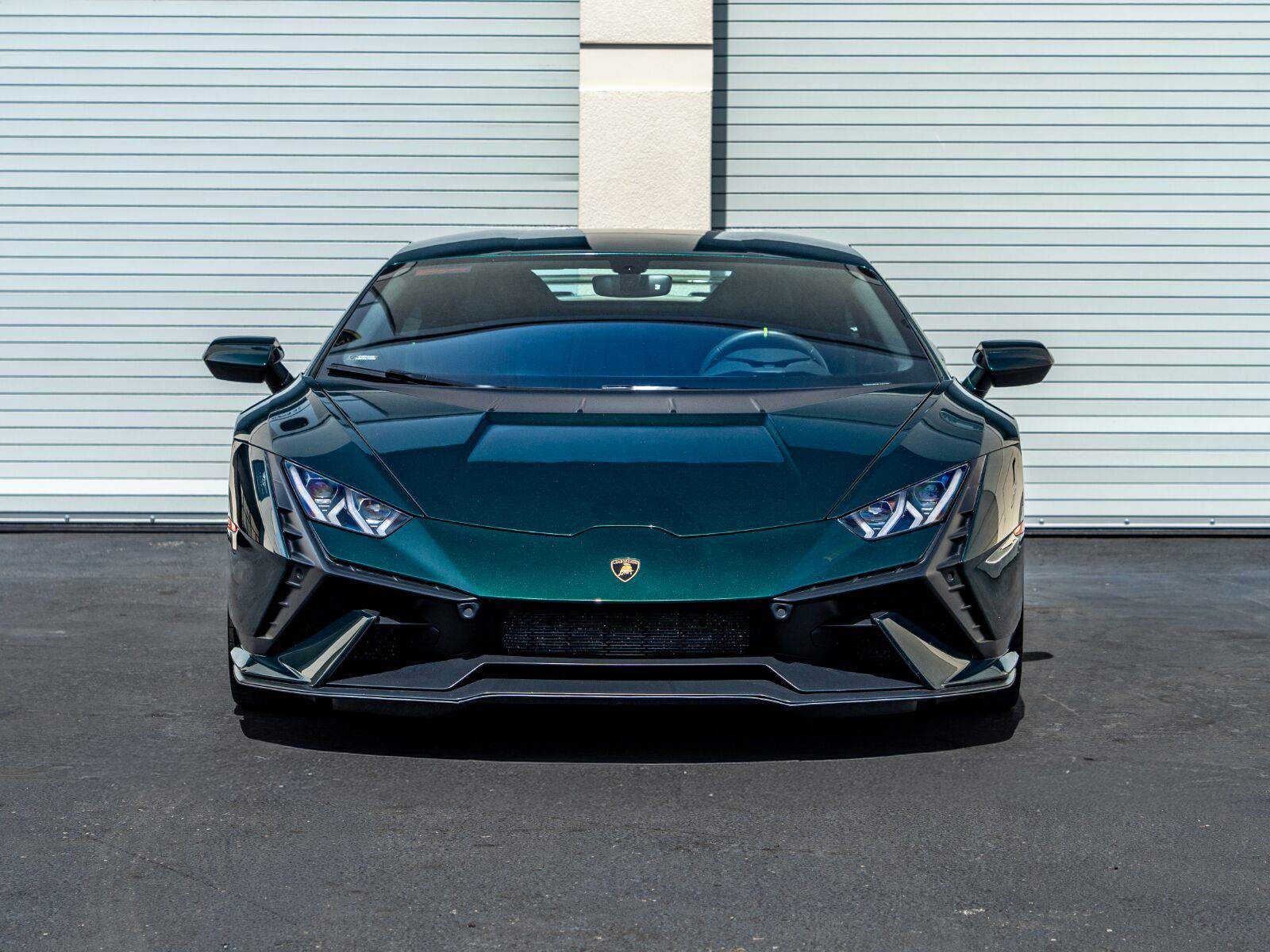 Used 2023 Lamborghini Huracan Tecnica RWD image 2