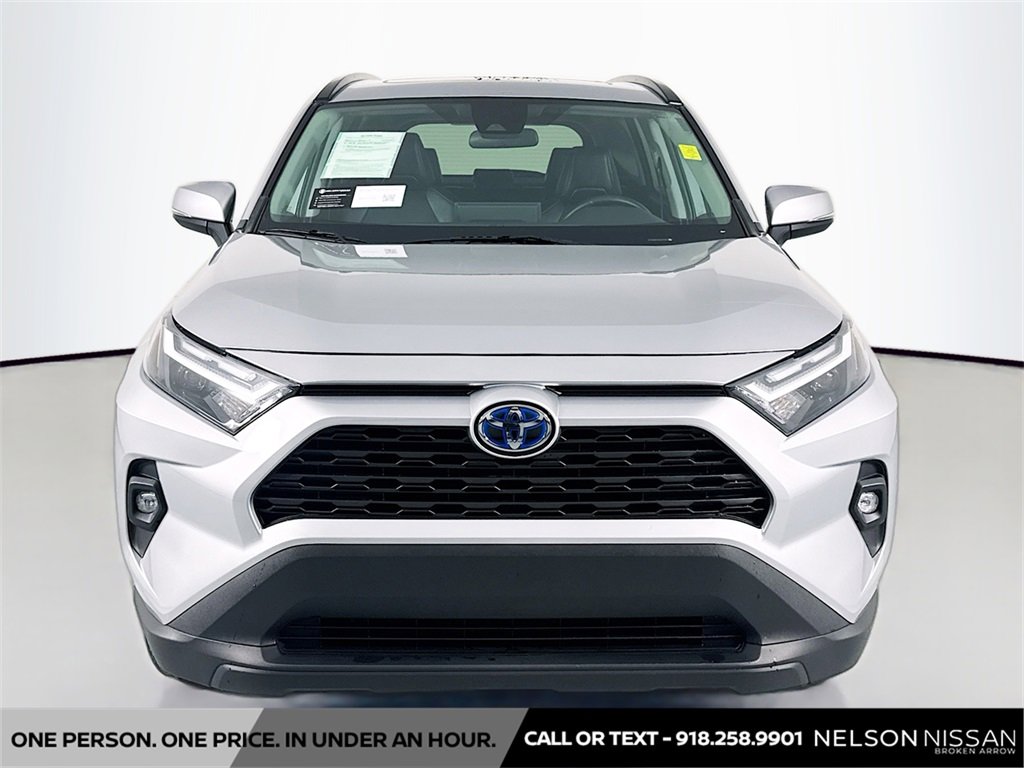 Used 2022 Toyota RAV4 XLE Premium image 2