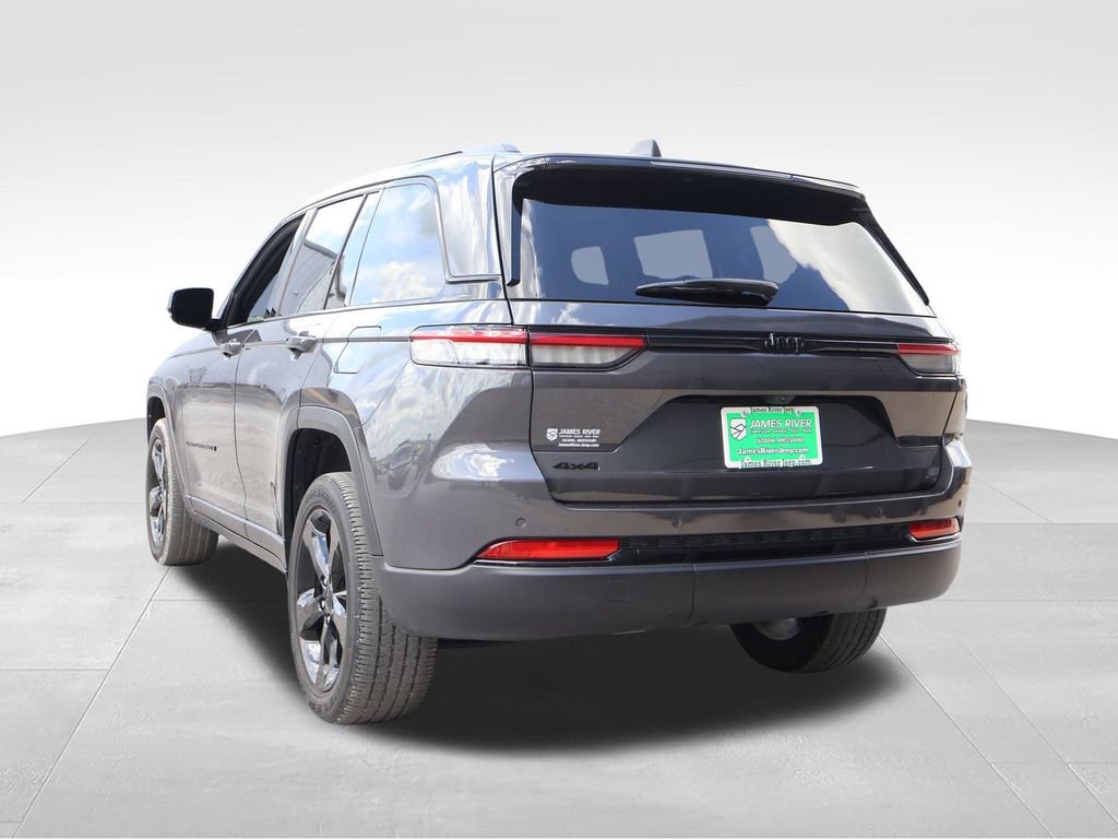 Used 2023 Jeep Grand Cherokee Altitude AWD/4WD image 3