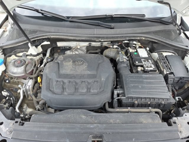 Used 2018 Volkswagen Tiguan SE AWD/4WD image 26