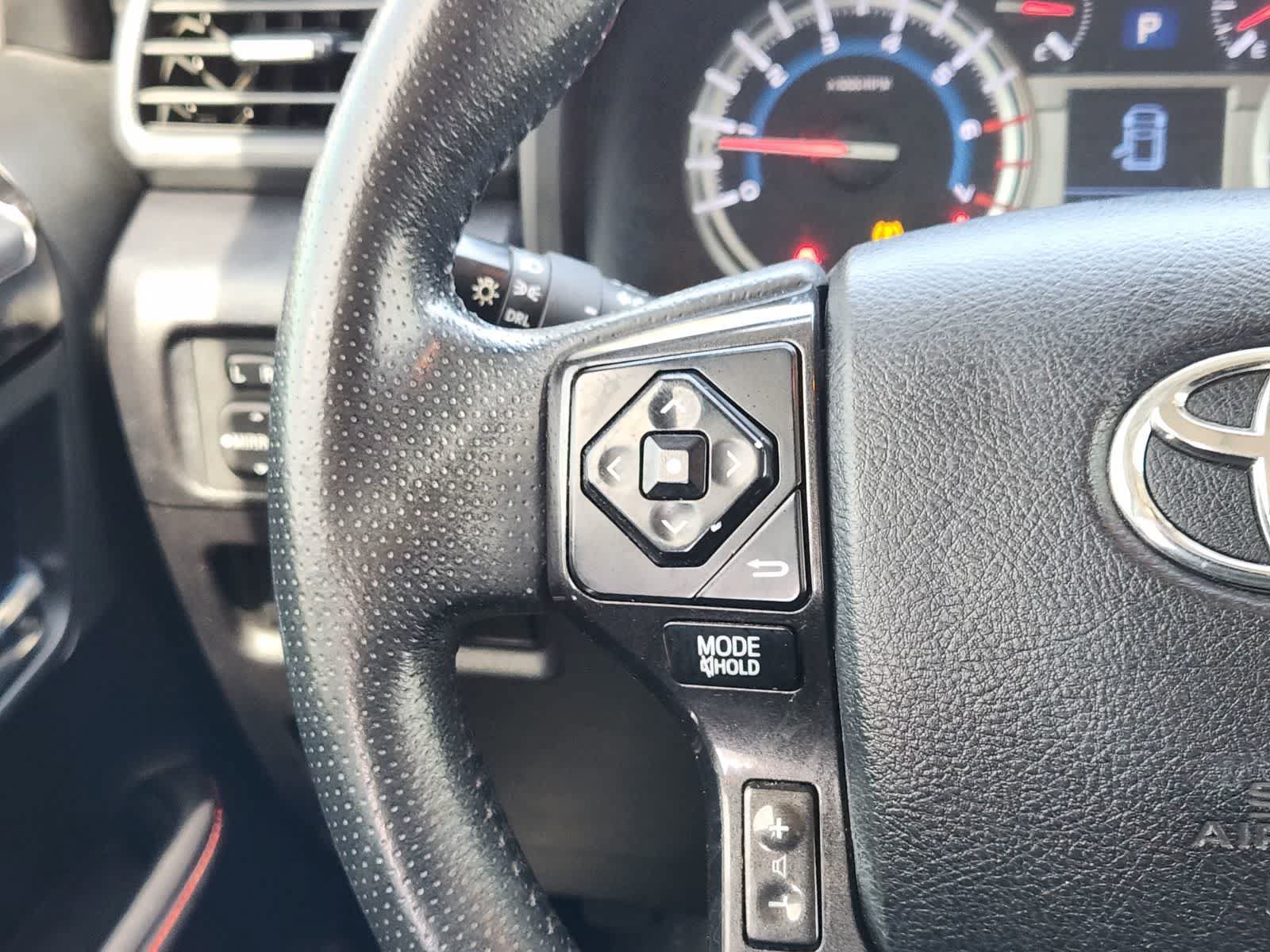 Used 2018 Toyota 4Runner TRD Off-Road Premium AWD/4WD image 25